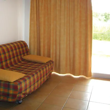 Apartmán Apartment In Ghisonaccia Near Sandy Beach, Cleaning Included