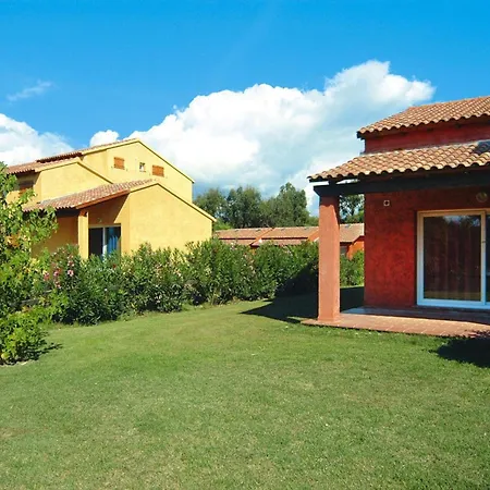 Apartment In Ghisonaccia Near Sandy Beach, Cleaning Included Appartement